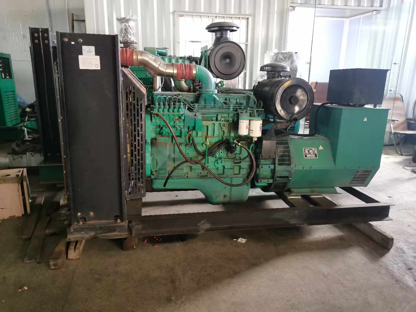 饶平发电机租赁如何确定电缆的承载电流是否在安全范围内？