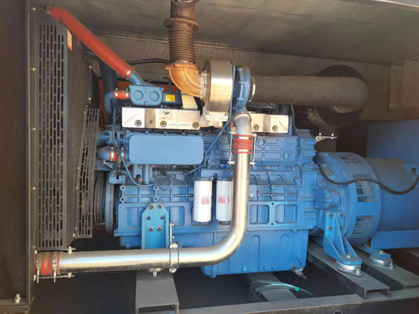 饶平燃油消耗率与进气温度的具体关系是什么？