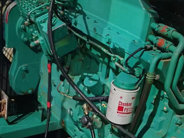 饶平如何确定新的发电机组控制系统是否与原系统兼容？